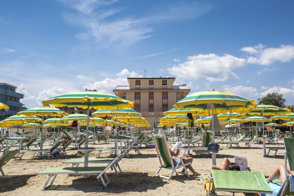 Hotel Eden Viserbella di Rimini المظهر الخارجي الصورة