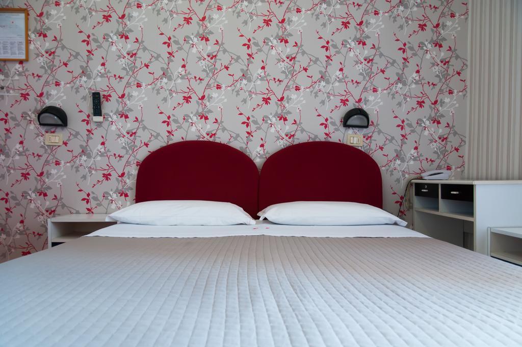 Hotel Eden Viserbella di Rimini المظهر الخارجي الصورة