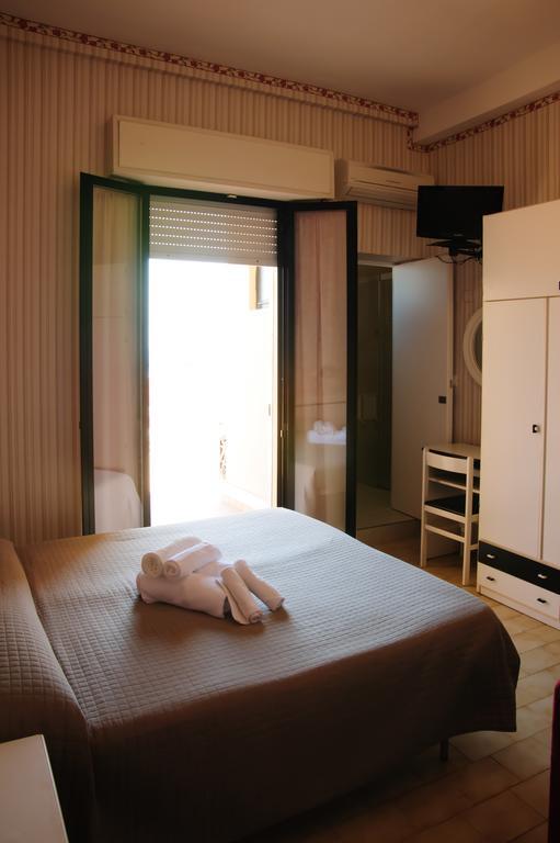 Hotel Eden Viserbella di Rimini المظهر الخارجي الصورة